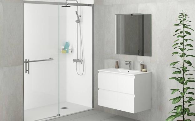 Cambiar de bañera a ducha para lograr un baño más seguro y accesible